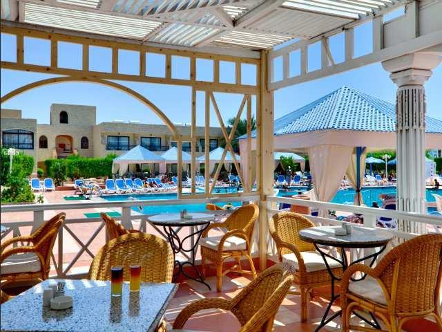 יסמין (Hurghada) - מלון אגדה. נווה מדבר ירוק במדבר