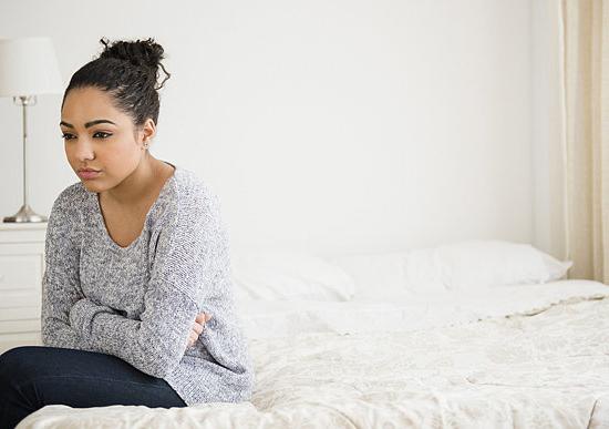מה זה PMS אצל בנות, ומה הסימפטומים שלה?
